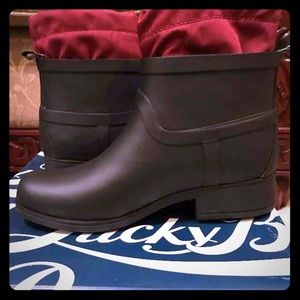 🔥FINAL SALE on NEW Lucky Brand rain/snow boots🔥